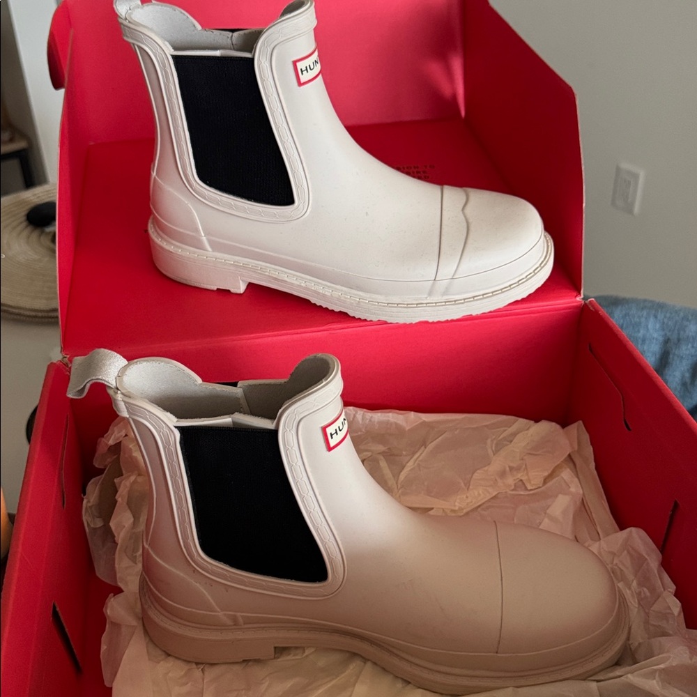 Hunter Ivory Ankle Boots